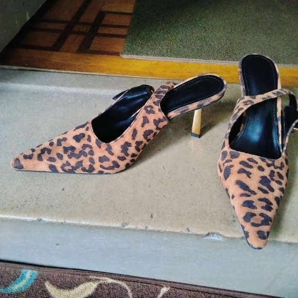 Leopard Print Women's Slingback Heels - Picture 3 of 6